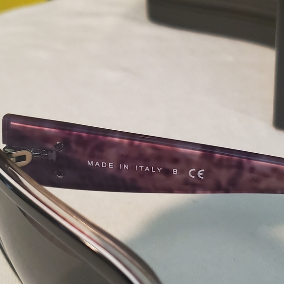 🔥 CHANEL BLACK SUNGLASSES WITH PURPLE PINK INNER COLOR - Picture 8 of 11